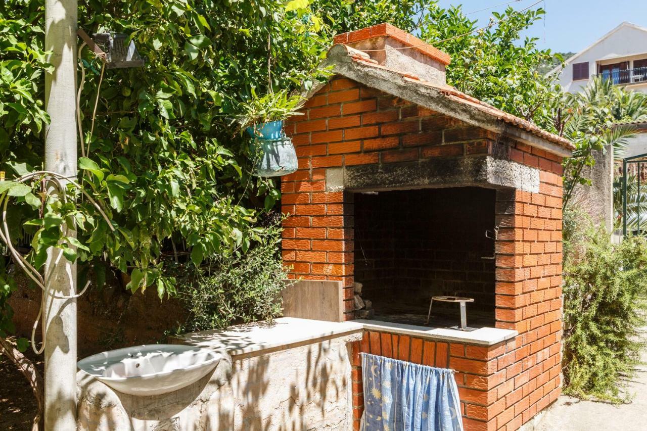 Comeissa Komiža Exterior foto